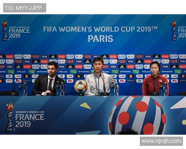 足球明星赛后发布会精彩回顾球员心声与赛场背后的故事分享